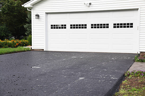 Affordable siding repair and maintenance services in Wyandotte, MI
